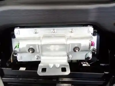 Second-hand car spare part dashboard for land rover discovery iv (l319) 3.0 td 4x4 oem iam references lr044210 lr044210 9h22018b62