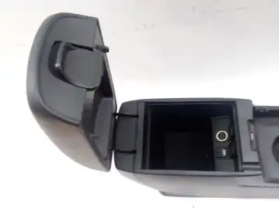 Автозапчастина б/у центральний подлокник для mazda cx-5 (ke, gh) 2.2 d (ke2fw) посилання на oem iam kd4564420a02 kd45-64-420a 02 