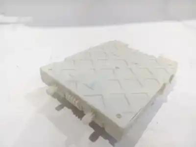 Second-hand car spare part fuse box unit for volvo v40 fastback (525) d2 oem iam references 30765069  31394964