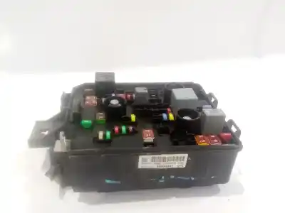 Pièce détachée automobile d'occasion boîtes à fusibles pour opel corsa e (x15) 1.3 cdti (08, 68) références oem iam 39036047
