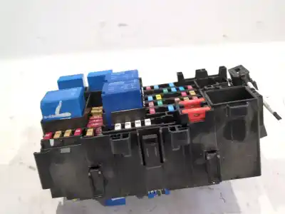 Second-hand car spare part Fuse Box Unit for RENAULT CLIO V (B7_) TCE 90 (B7MT) OEM IAM references 243805499R  