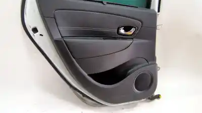 Автозапчасти б/у задняя левая дверь за renault scénic iii (jz0/1_) 1.5 dci ссылки oem iam 821012747r  color carrocería ov369 - ice white bc