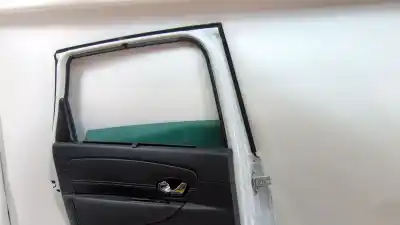 Автозапчасти б/у задняя левая дверь за renault scénic iii (jz0/1_) 1.5 dci ссылки oem iam 821012747r  color carrocería ov369 - ice white bc