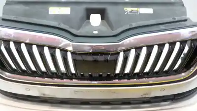 Peça sobressalente para automóvel em segunda mão para choques dianteiro por skoda octavia iv (nx3, nn3) 2.0 tdi referências oem iam 5e3807221 5e3 807 221 color exterior / nº de pintura 8e / a7w