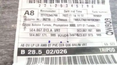Peça sobressalente para automóvel em segunda mão forra / revestimento da porta dianteira esquerda por skoda octavia iv (nx3, nn3) 2.0 tdi referências oem iam 5e4867013a 5e4 867 013 a 