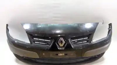 Pezzo di ricambio per auto di seconda mano PARAURTI ANTERIORE per RENAULT GRAND SCÉNIC II (JM0/1_)  Riferimenti OEM IAM 7701477299  COLOR CARROCERÍA NV676 - PEARLESCENT BLACK BC