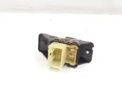 Pezzo di ricambio per auto di seconda mano comando alzacristalli posteriori destro per kia stonic (yb) 1.0 t-gdi eco-dynamics+ riferimenti oem iam   