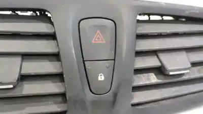 Автозапчастина б/у аераційна решіта для renault megane iii fastback (bz0/1_, b3_) 1.5 dci (bz09, bz0d, bz1w, bz29, bz14) посилання на oem iam 682600016r  