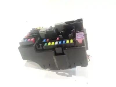 Pièce détachée automobile d'occasion boîtes à fusibles pour opel corsa e (x15) 1.3 cdti (08, 68) références oem iam 39080926