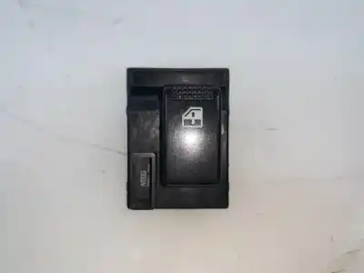 Second-hand car spare part RIGHT FRONT POWER WINDOW SWITCH for HYUNDAI COUPE (GK)  OEM IAM references 935752C100  935752C100