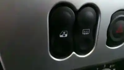 Second-hand car spare part left front power window switch for dacia sandero ambiance oem iam references 8200602227