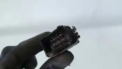 Peça sobressalente para automóvel em segunda mão botão / interruptor elevador vidro traseiro direito por renault clio iii confort dynamique referências oem iam 8200214936  8200214936