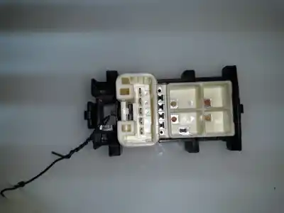 Автозапчастина б/у передній правий віконний вимикач для toyota yaris (ksp9/scp9/nlp9) básico посилання на oem iam 848100d030  848100d030