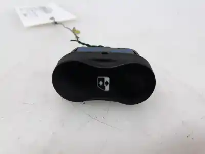 Tweedehands auto-onderdeel schakelaar rechts voor ruit voor dacia duster laureate 4x2 oem iam-referenties 8200602227