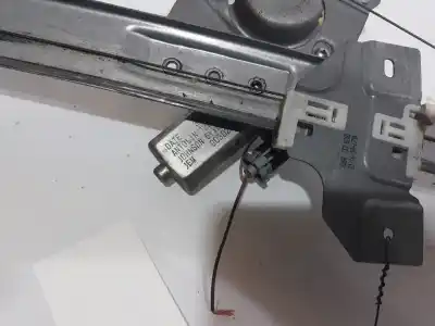 Автозапчастина б/у регулятор переднього правого скла для dacia duster laureate 4x2 посилання на oem iam 8200733828  8200733828