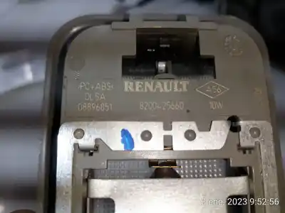 Автозапчасти б/у внутренний свет за renault trafic combi (ab 4.01) 9 - plazas (l1h1) 2.9t combi corto ссылки oem iam 8200425660  8200425660