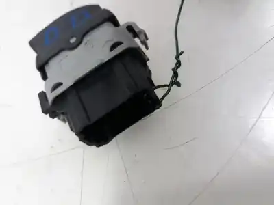 Peça sobressalente para automóvel em segunda mão botão / interruptor elevador vidro traseiro direito por renault clio iii yahoo referências oem iam 214936b  214936b