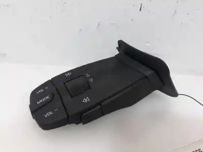 Peça sobressalente para automóvel em segunda mão comandos do volante por seat ibiza st (6j8) style referências oem iam 5j0959849