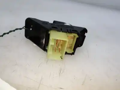 Second-hand car spare part right front power window switch for kia stonic (ybcuv) tech oem iam references 93575h8000  93575h8000