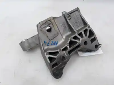 Second-hand car spare part engine support for land rover evoque se oem iam references gj326p096ae  gj326p096ae