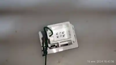 Peça sobressalente para automóvel em segunda mão interruptor 4 piscas - emergência por skoda superb combi (3t5) ambition referências oem iam 3t0953235d  3t0953235d