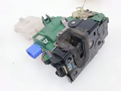 Pezzo di ricambio per auto di seconda mano Serratura Porta Anteriore Destra per VOLKSWAGEN POLO (9N3) Highline Riferimenti OEM IAM 3B1837016CC  3B1837016CC