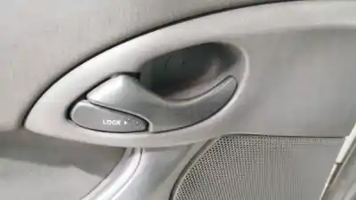 Автозапчасти б/у левая задняя внутренняя ручка за ford focus i sedán (dfw) 1.8 turbo di / tddi ссылки oem iam 1097635