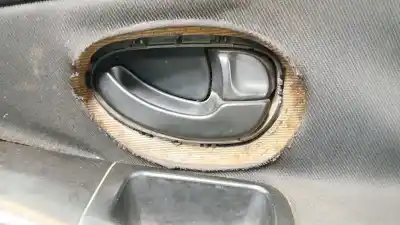 Tweedehands auto-onderdeel BINNEN VOOR RECHTS HANDVAT voor PEUGEOT 406 (8B) 2.0 HDI 110 OEM IAM-referenties 9143E8  