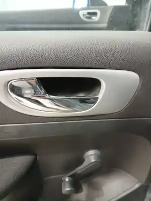 Автозапчасти б/у ЛЕВАЯ ЗАДНЯЯ ВНУТРЕННЯЯ РУЧКА за PEUGEOT 307 (3A/C) 1.6 HDI 110 ссылки OEM IAM 9143F4  