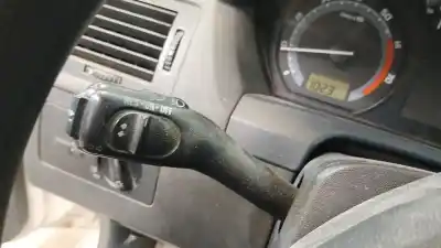 Pezzo di ricambio per auto di seconda mano controllo intermittente per skoda fabia i (6y2) 1.2 riferimenti oem iam 8l0953513j