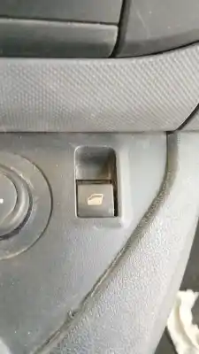 Pezzo di ricambio per auto di seconda mano INTERRUTTORE ALZACRISTALLI ANTERIORE DESTRO per PEUGEOT PARTNER TEPEE  Riferimenti OEM IAM 6490E2  6490E2