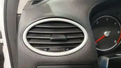 Pièce détachée automobile d'occasion GRILLE D'AÉRATION pour FORD FOCUS II (DA_, HCP, DP) 1.6 TDCI Références OEM IAM 1677036  