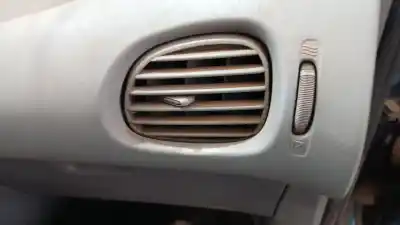 Pièce détachée automobile d'occasion GRILLE D'AÉRATION pour NISSAN ALMERA TINO (V10) 1.8 Références OEM IAM 68760BU200  