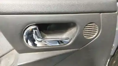 Автозапчасти б/у ЛЕВАЯ ЗАДНЯЯ ВНУТРЕННЯЯ РУЧКА за OPEL MERIVA A MONOSPACE (X03) 1.8 (E75) ссылки OEM IAM 13121873  