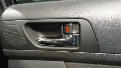 Peça sobressalente para automóvel em segunda mão PUXADOR INTERIOR TRASEIRO DIREITO por TOYOTA AVENSIS (_T25_) 2.2 D-4D (ADT251_) Referências OEM IAM 6920505040B0  