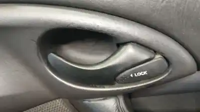Автозапчастина б/у усередині передня права ручка для FORD FOCUS I SEDÁN (DFW) 1.8 TDCI Посилання на OEM IAM 1097633  1097633