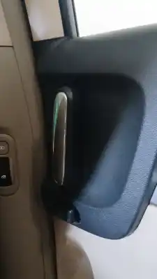 Gebrauchtes Autoersatzteil RECHTER INNENGRIFF zum KIA CARNIVAL / GRAND CARNIVAL III (VQ) 2.9 CRDI OEM-IAM-Referenzen 836104D110VA  