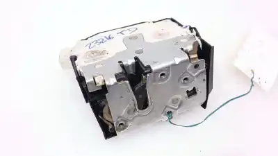 Peça sobressalente para automóvel em segunda mão FECHADURA DA PORTA TRASEIRA DIREITA por LAND ROVER FREELANDER I (L314) 2.5 V6 4X4 Referências OEM IAM ALR9786  