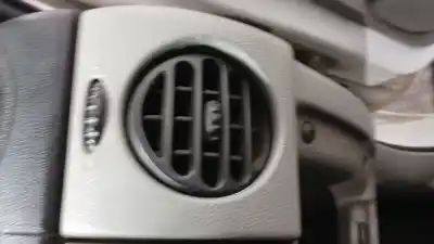Автозапчастина б/у аераційна решіта для RENAULT KANGOO EXPRESS (FC0/1_) D 65 1.9 (FC0E, FC02, FC0J, FC0N) Посилання на OEM IAM 7701052597  7701052597