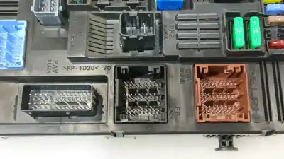 Second-hand car spare part fuse box unit for citroen jumpy furgón (v_) 2.0 bluehdi 120 oem iam references 9822745880  9822745880