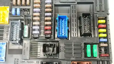 Second-hand car spare part fuse box unit for citroen jumpy furgón (v_) 2.0 bluehdi 120 oem iam references 9822745880  9822745880