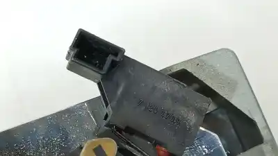 Peça sobressalente para automóvel em segunda mão puxador exterior de mala por bmw 1 (e87) 118 d referências oem iam 51247153173  51247153173