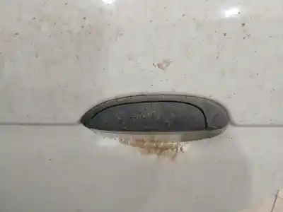 Pièce détachée automobile d'occasion Poignée Extérieure Arrière Gauche pour RENAULT SCÉNIC I MONOSPACE (JA0/1_, FA0_) 1.9 DCI (JA05, JA1F) Références OEM IAM 7700433075  7700433075