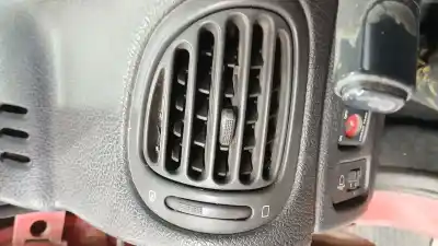 Second-hand car spare part air ventilation grille for peugeot 206 fastback (2a/c) 1.9 d oem iam references 8237c3