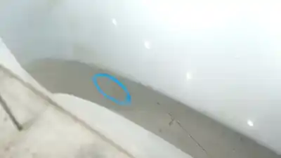 Second-hand car spare part left front fin for chrysler sebring (js) 2.0 crd oem iam references 05074423ab  05074423ab