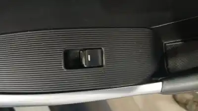 Автозапчастина б/у передній правий віконний вимикач для mazda cx-5 (ke, gh) 2.2 d awd (ke2aw) посилання на oem iam kd4566370