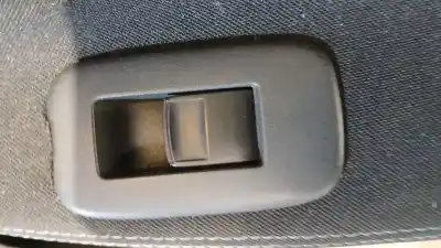 Peça sobressalente para automóvel em segunda mão botão / interruptor elevador vidro traseiro direito por toyota auris (_e15_) 1.4 d-4d (nde150_) referências oem iam 848100d030