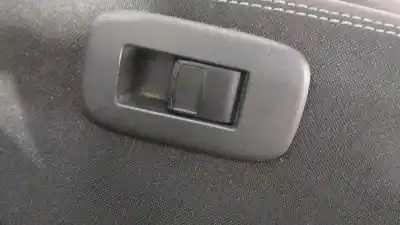 Peça sobressalente para automóvel em segunda mão botão / interruptor elevador vidro traseiro esquerdo por toyota auris (_e15_) 1.4 d-4d (nde150_) referências oem iam 848100d030