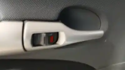 Peça sobressalente para automóvel em segunda mão puxador interior traseiro esquerdo por toyota auris (_e15_) 1.4 d-4d (nde150_) referências oem iam 6920602120b1