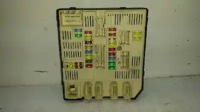 İkinci el araba yedek parçası RÖLE/SIGORTA KUTUSU için RENAULT MEGANE III BERLINA 5 P  OEM IAM referansları 284B60168R 9636298224 519331E01